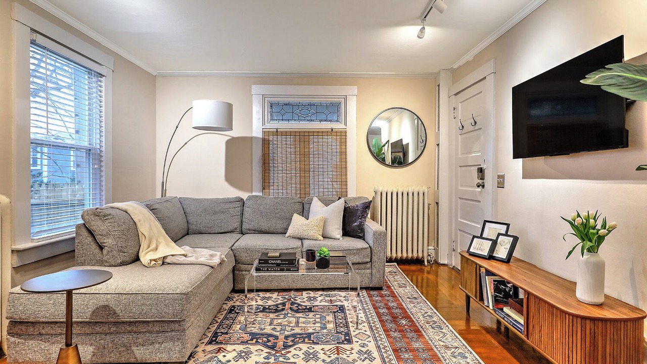 Photo of Livingroom in Top of the Hill