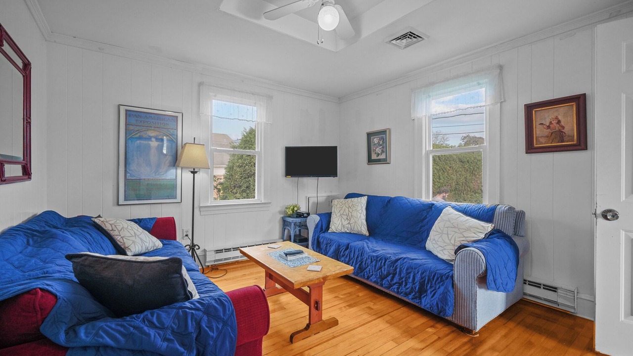 Photo of Livingroom in Misquamicut