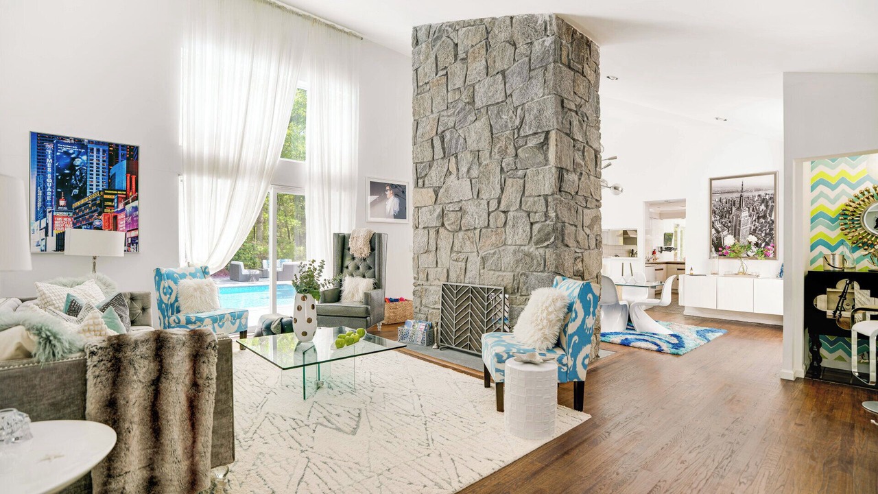 Photo of Livingroom in Northwest Harbor