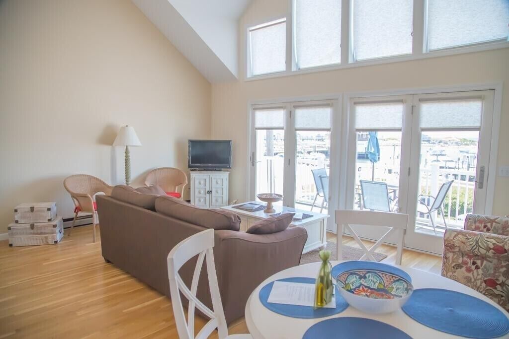 Photo of Livingroom in Watch Hill