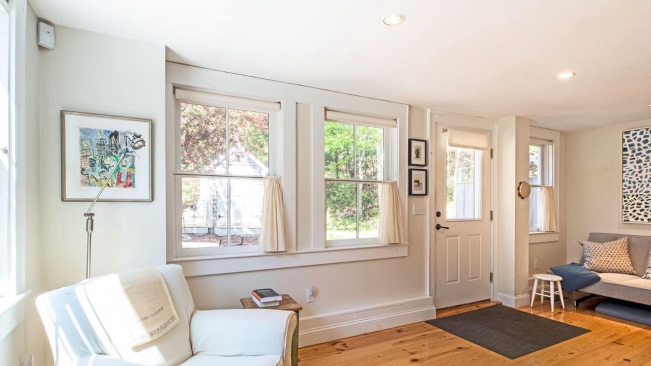 Photo of Livingroom in Truro