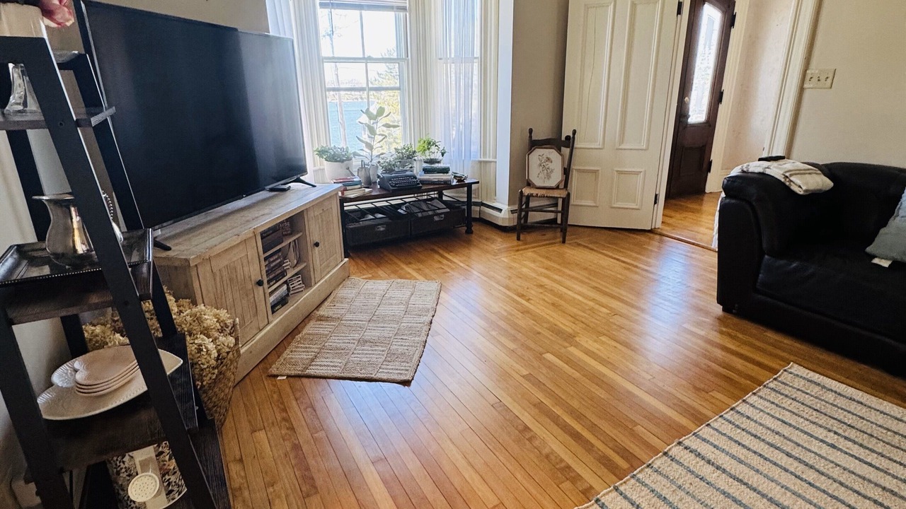Photo of Livingroom in Tiverton