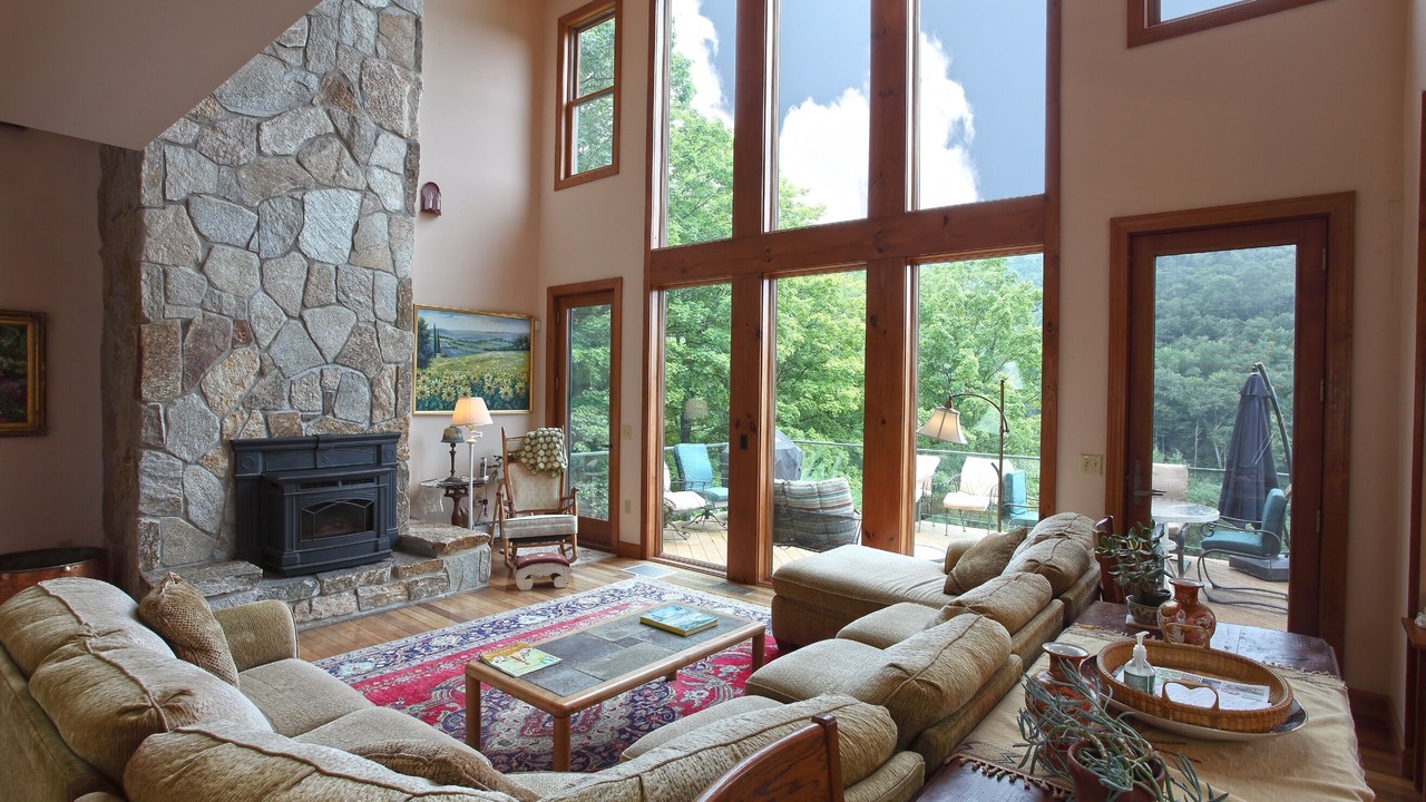 Photo of Livingroom in West Halifax