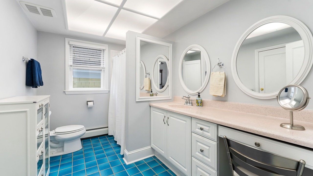 Photo of Bathroom in The Point