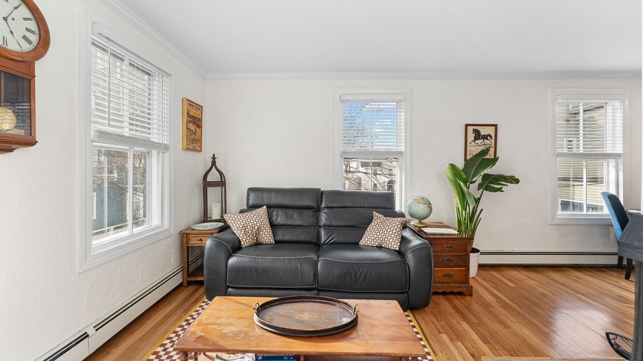 Photo of Livingroom in The Point