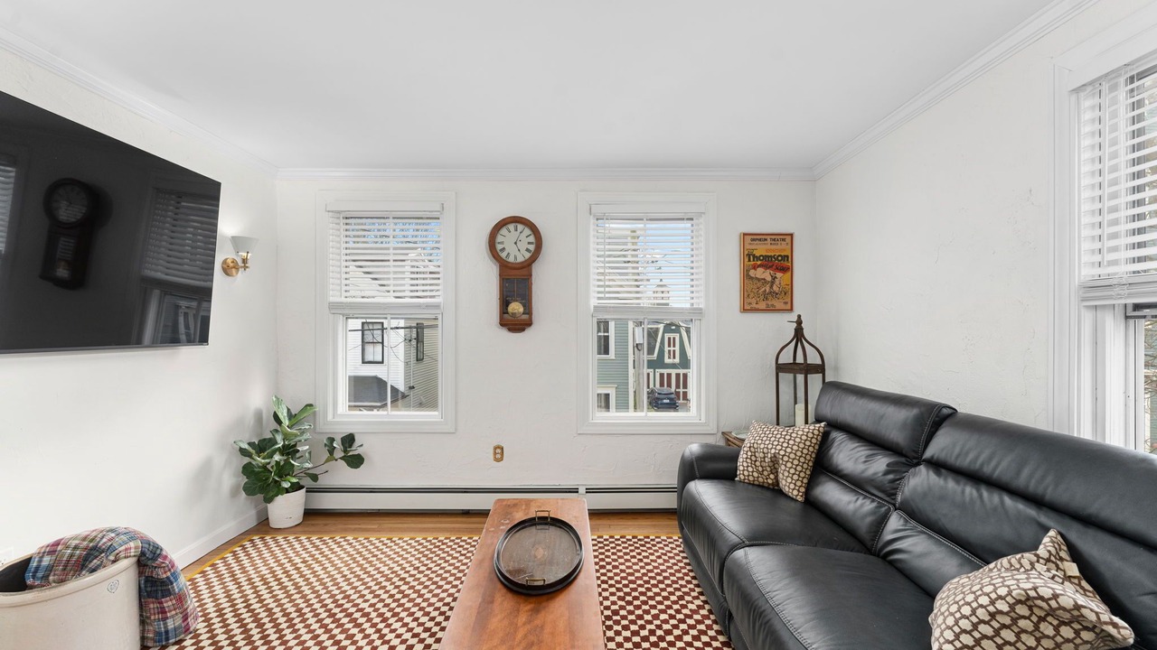 Photo of Livingroom in The Point