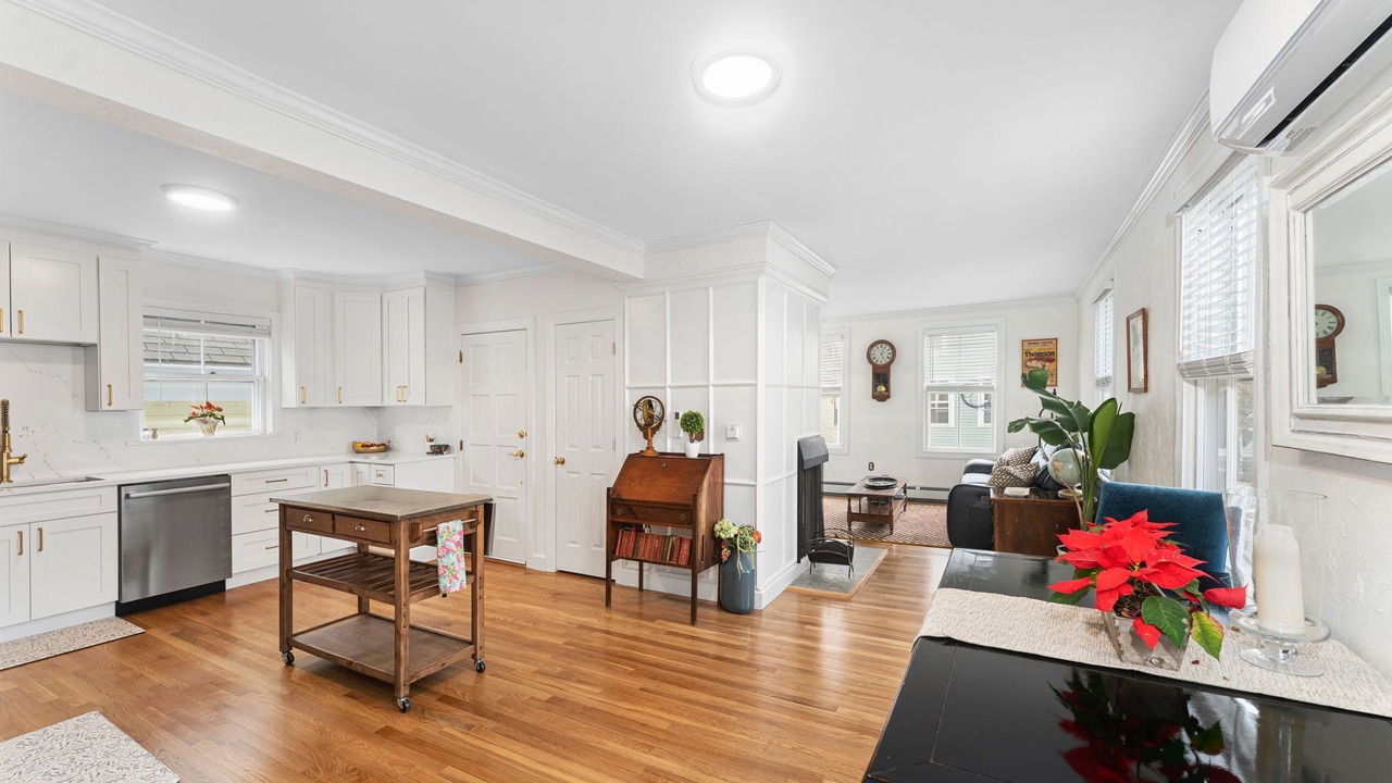 Photo of Livingroom in The Point