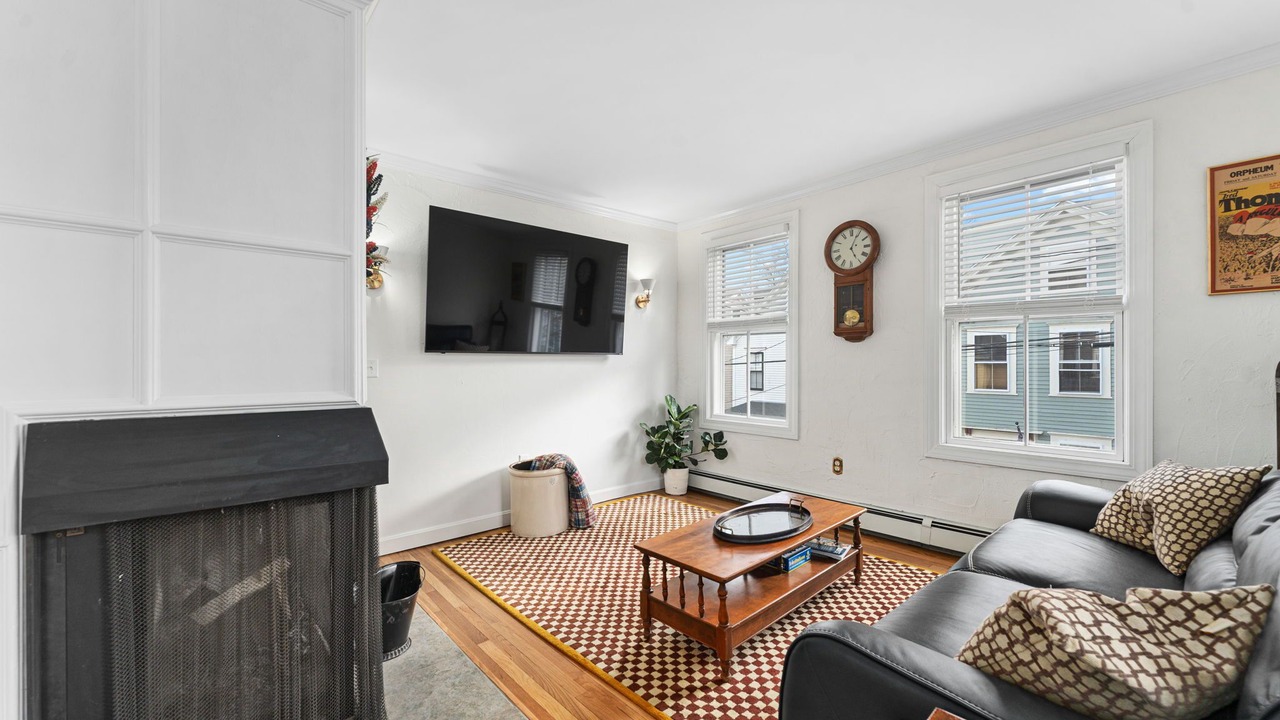 Photo of Livingroom in The Point