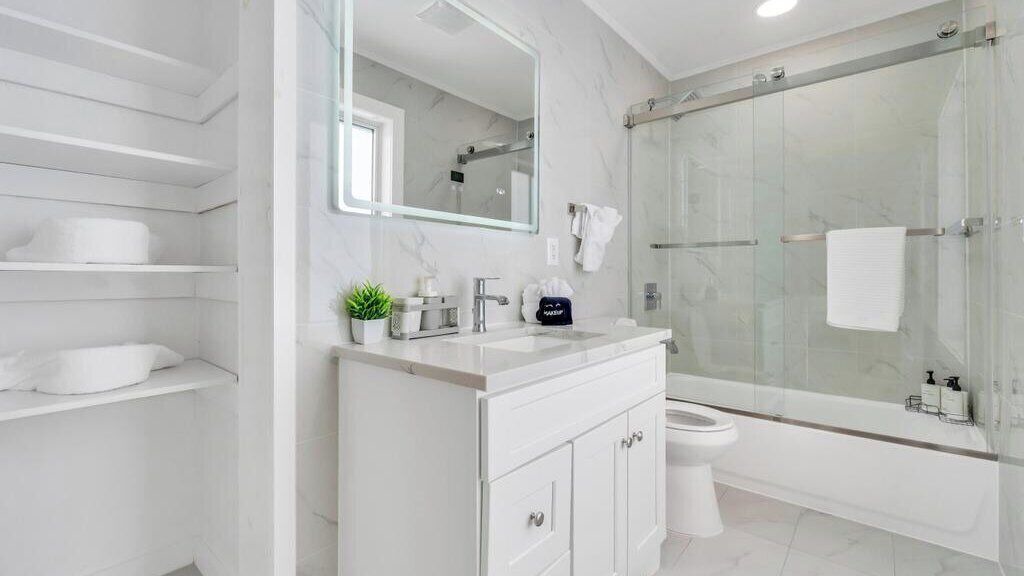 Photo of Bathroom in Shinnecock Hills