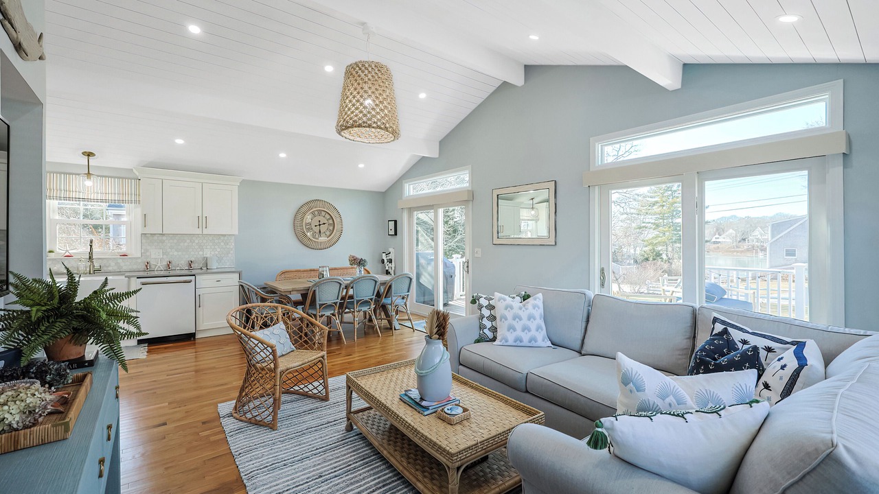 Photo of Livingroom in East Falmouth