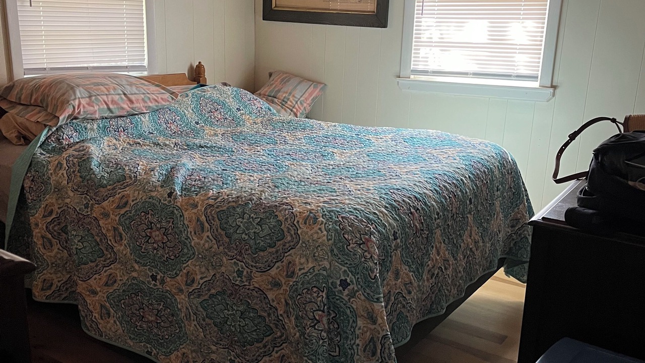 Photo of Bedroom in Alton