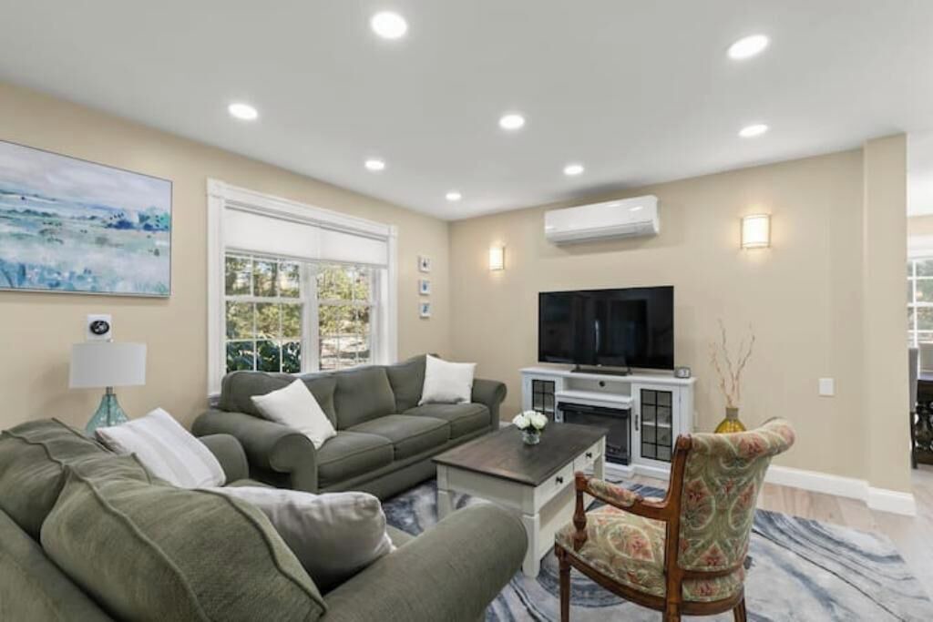 Photo of Livingroom in East Falmouth