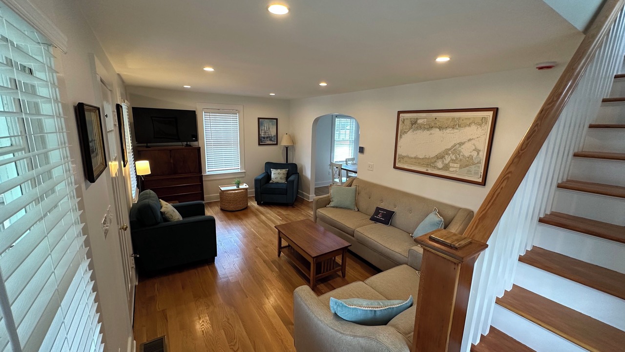 Photo of Livingroom in Westbrook Center