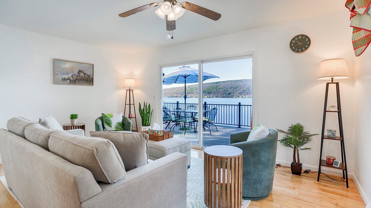Photo of Livingroom in Honeoye