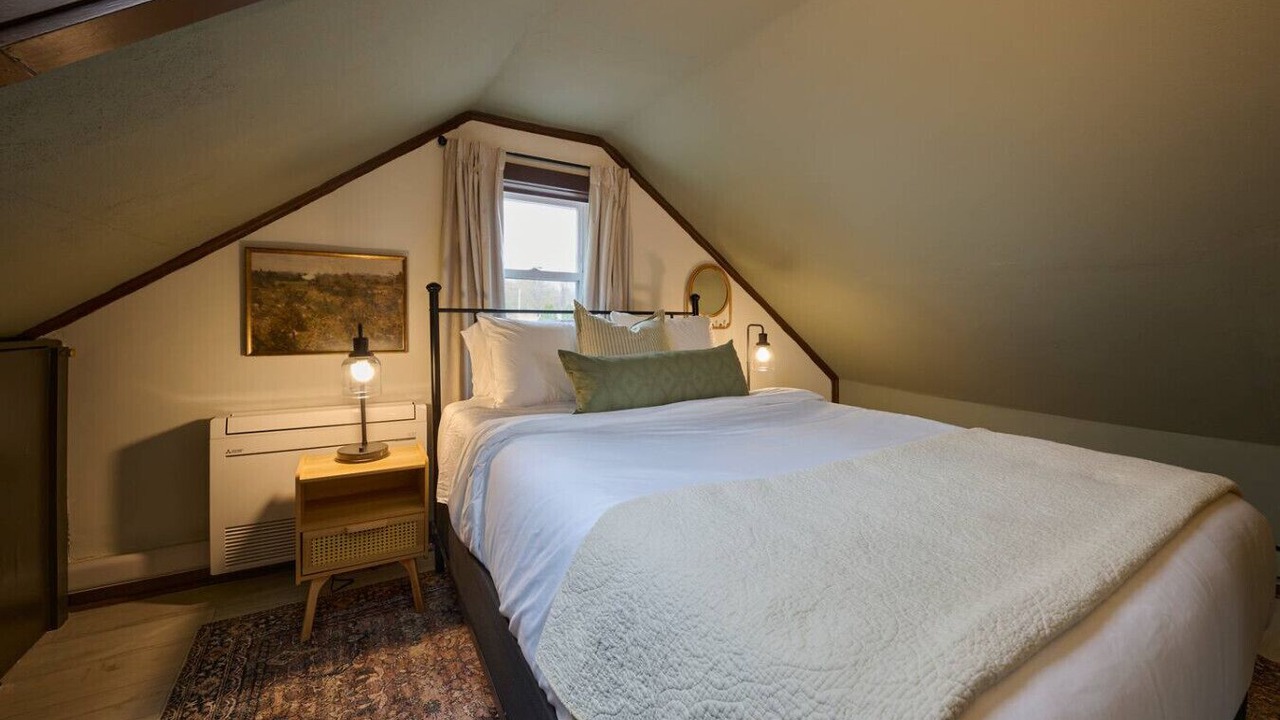 Photo of Bedroom in Sylvan Beach