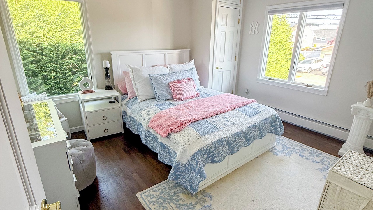Photo of Bedroom in Massapequa