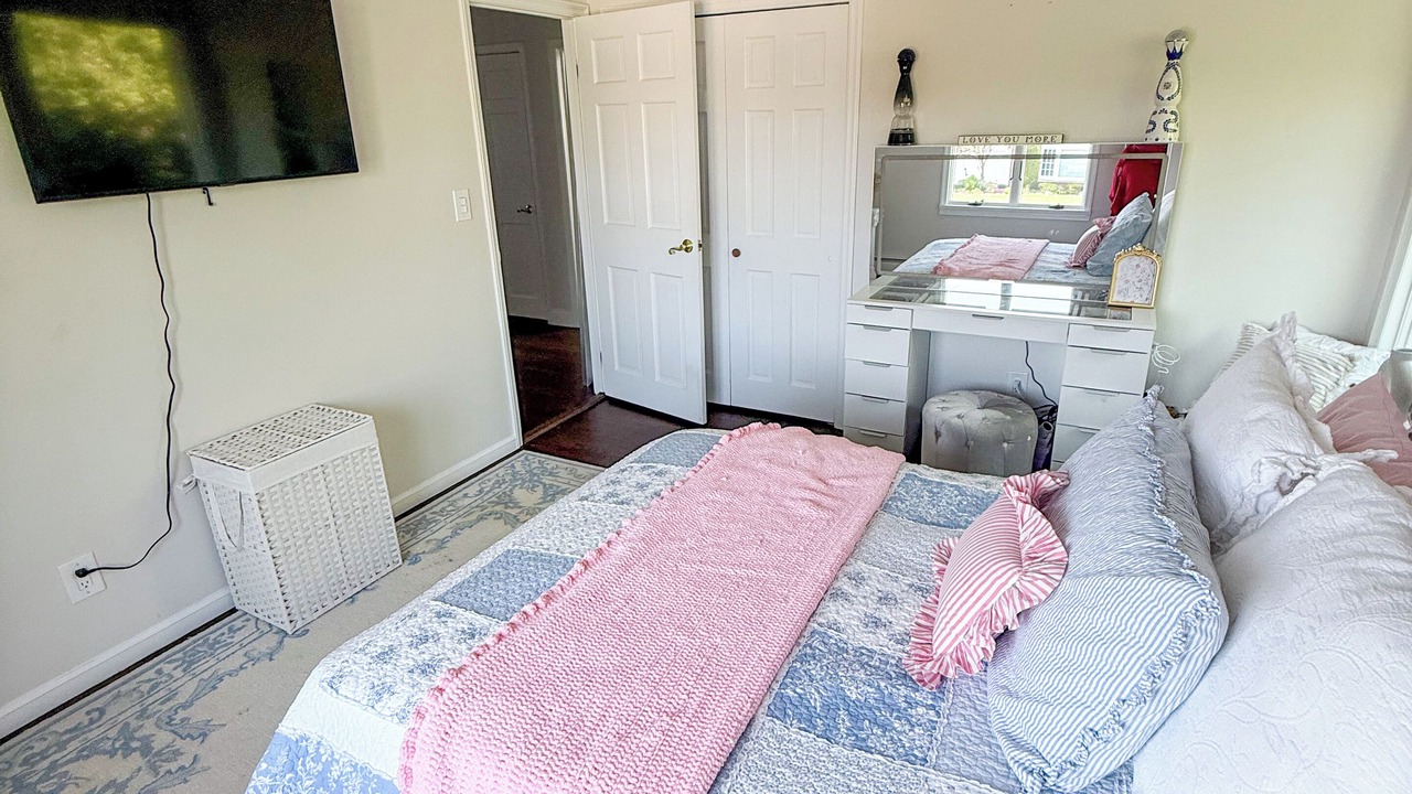 Photo of Bedroom in Massapequa