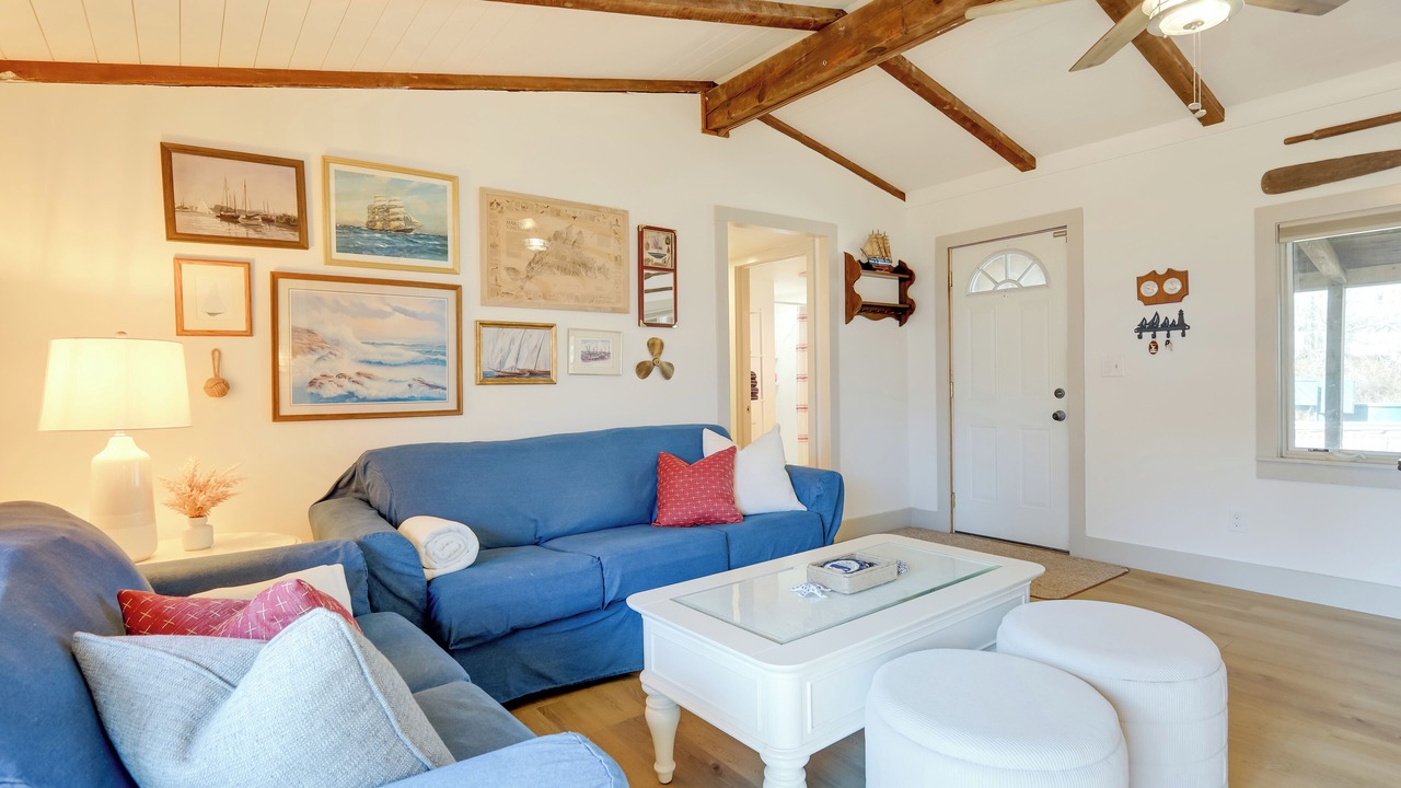 Photo of Livingroom in Hyannis