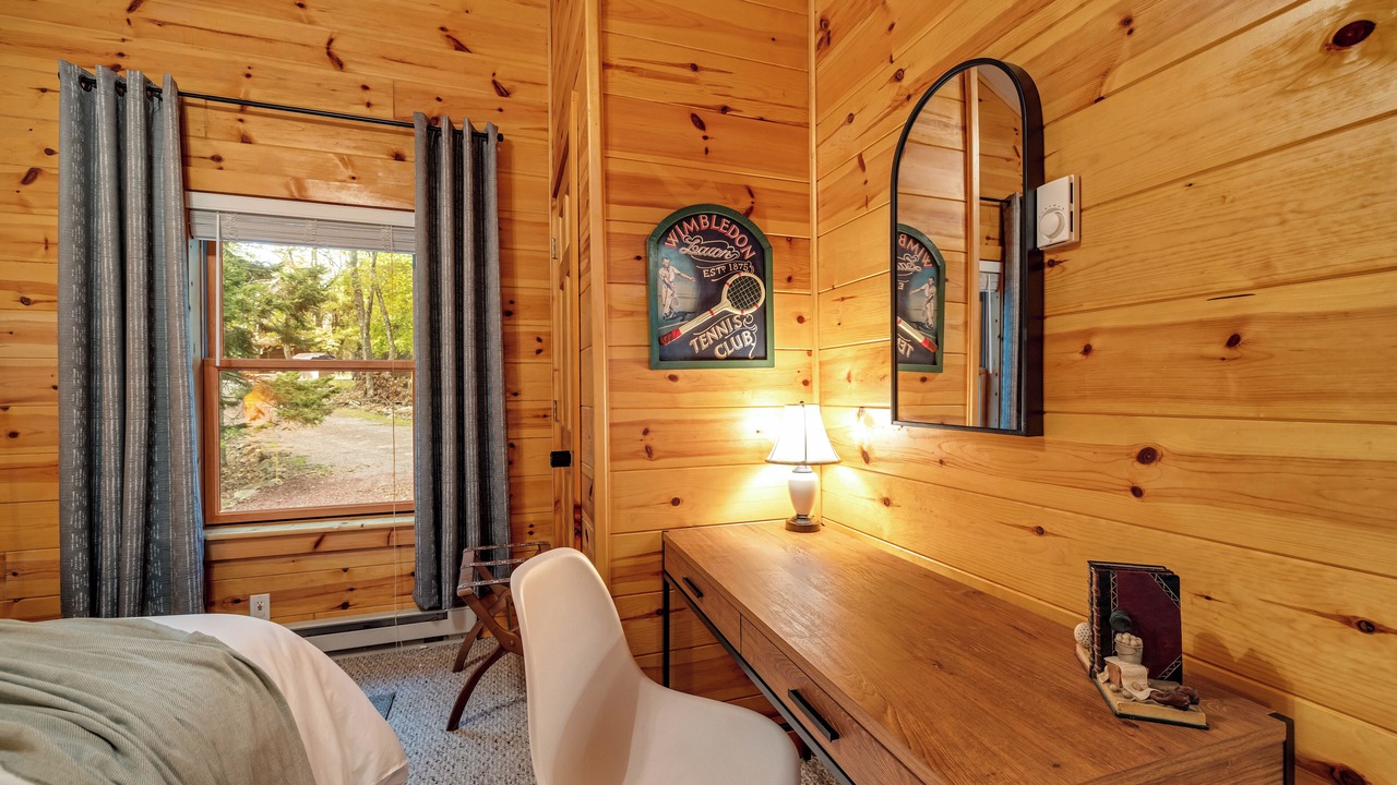 Photo of Bedroom in Lake Harmony Estates