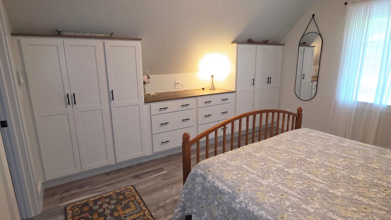 Photo of Bedroom in Round Pond