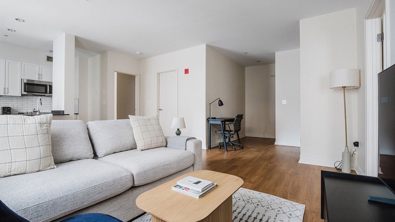 Photo of Livingroom in Downtown Boston