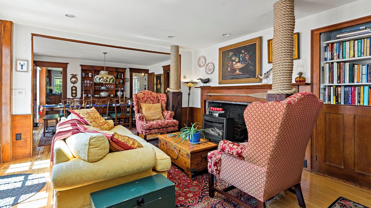 Photo of Livingroom in West Barnstable
