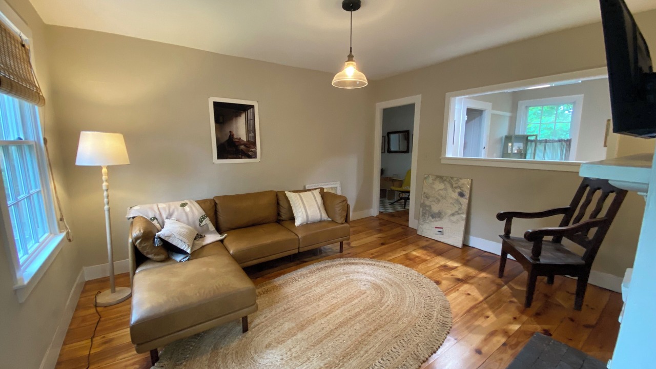 Photo of Livingroom in Tiverton