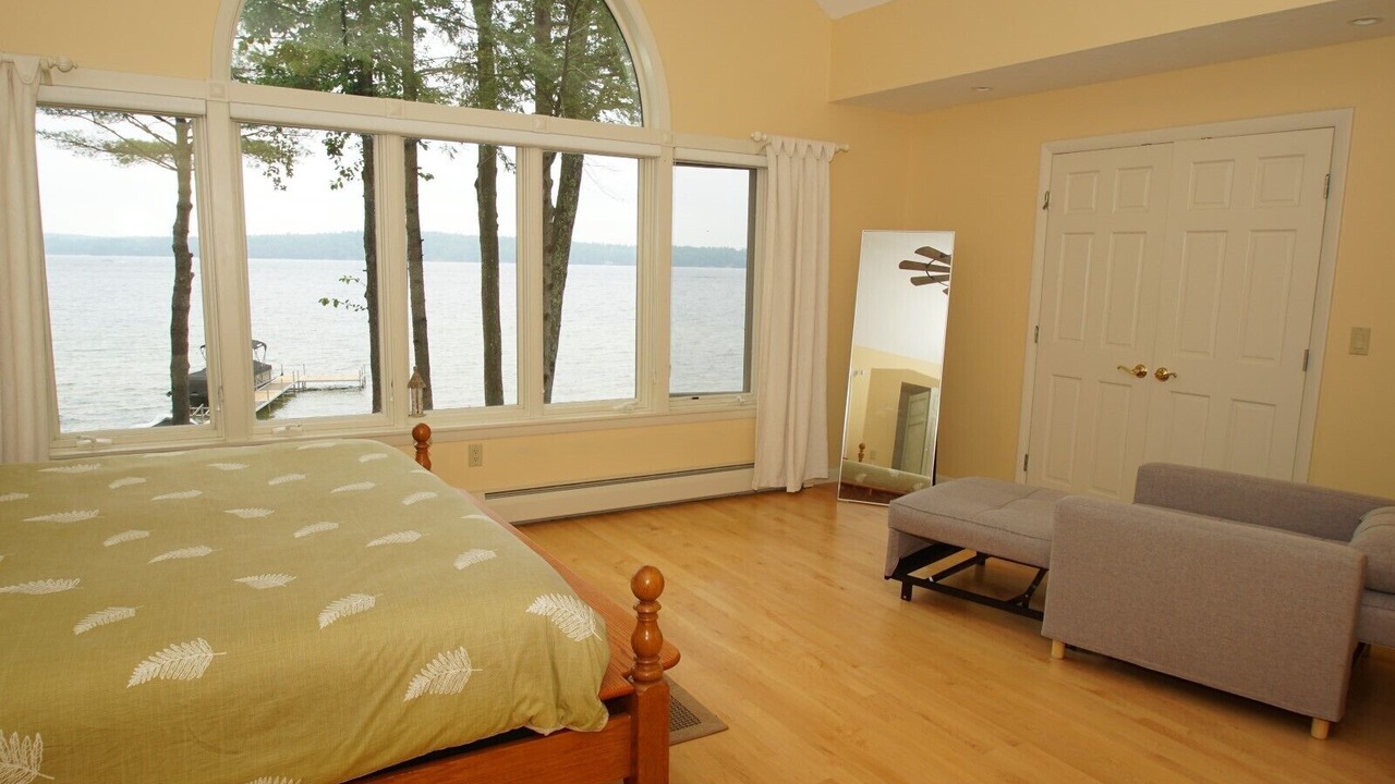 Photo of Bedroom in Moultonborough