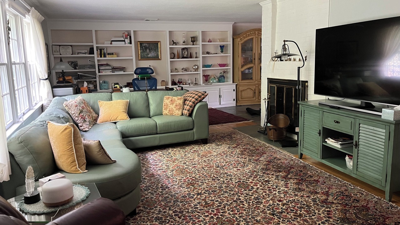 Photo of Livingroom in Barnstable