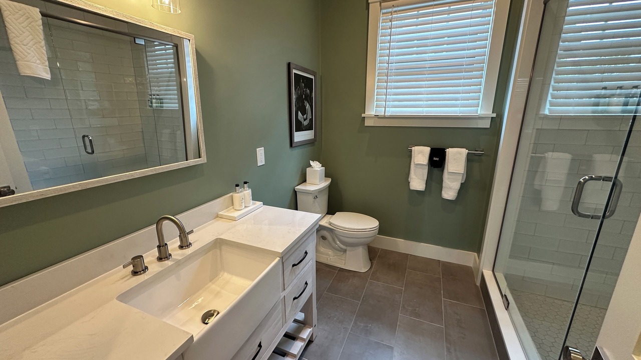 Photo of Bathroom in Off Broadway