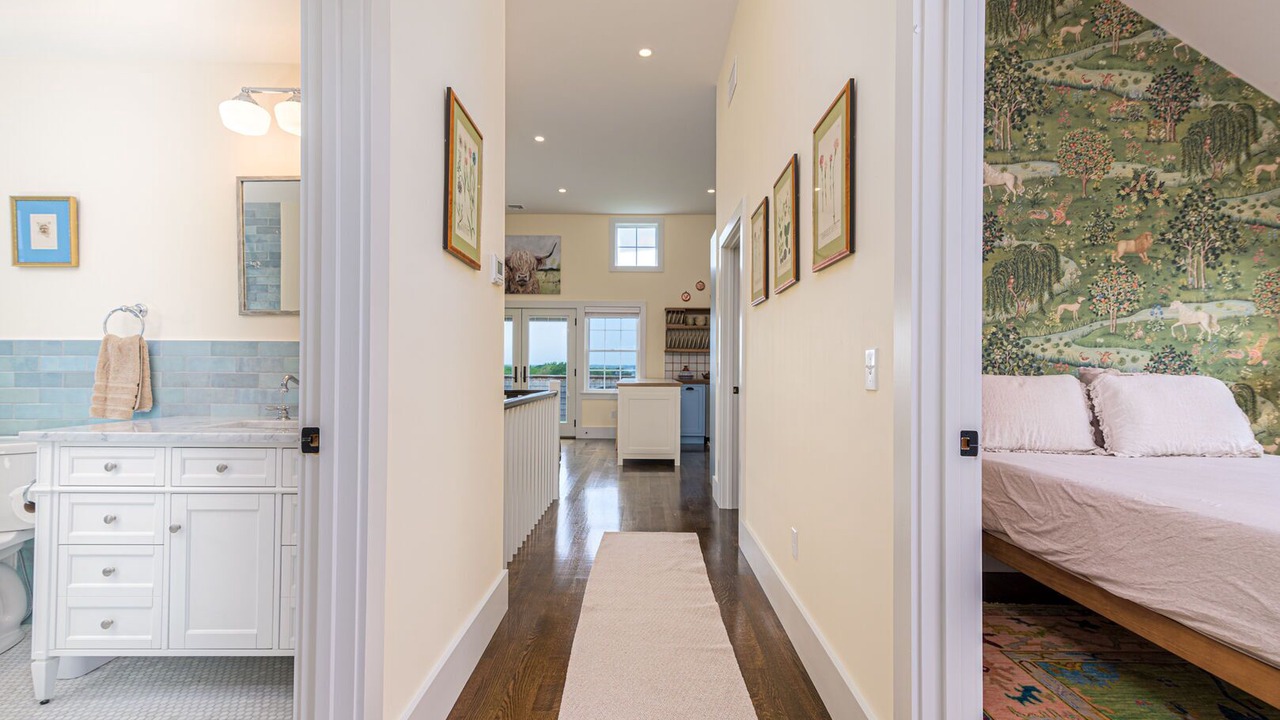 Photo of Bedroom in Jamestown