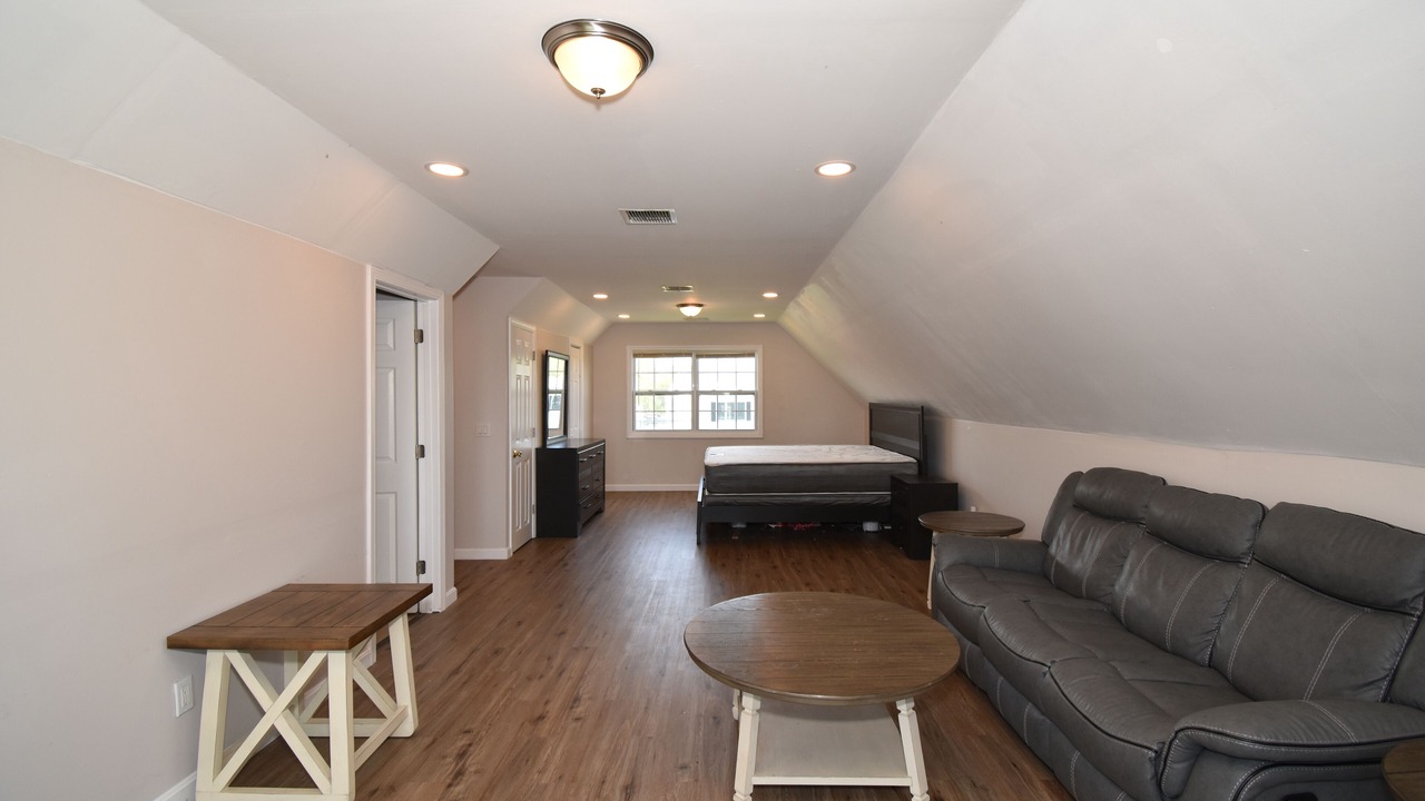 Photo of Livingroom in Eastward Look