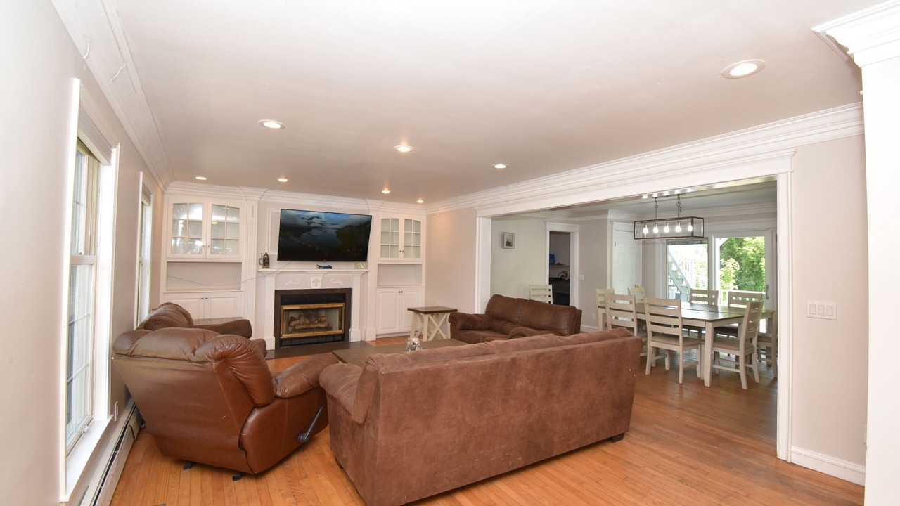 Photo of Livingroom in Eastward Look