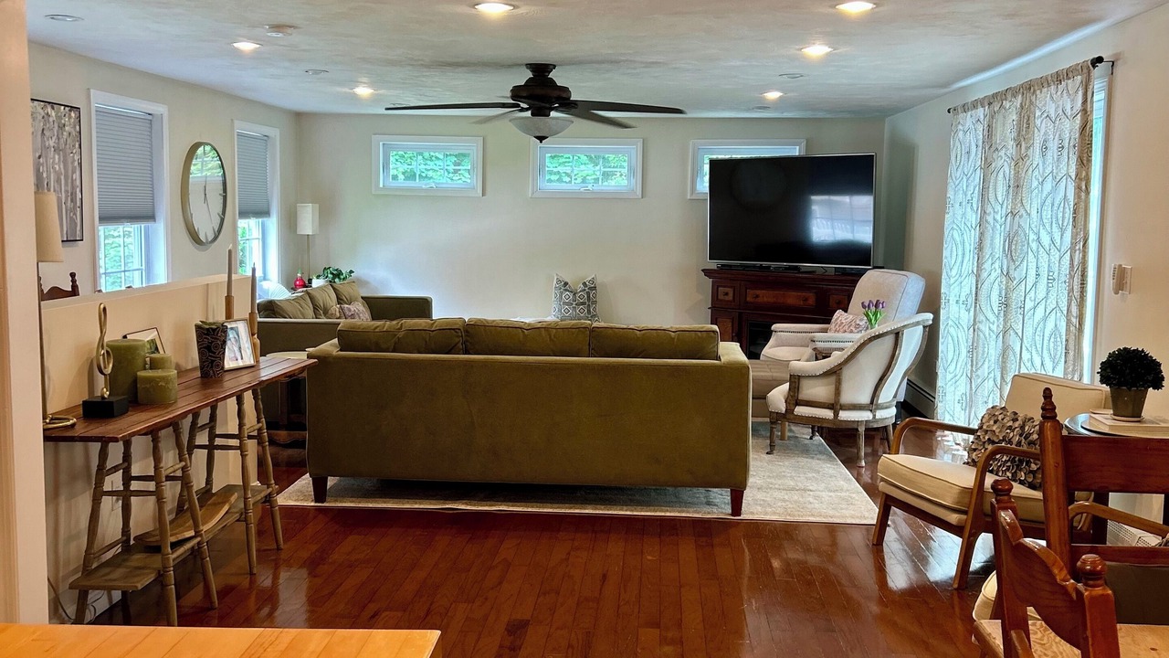 Photo of Livingroom in Wellesley