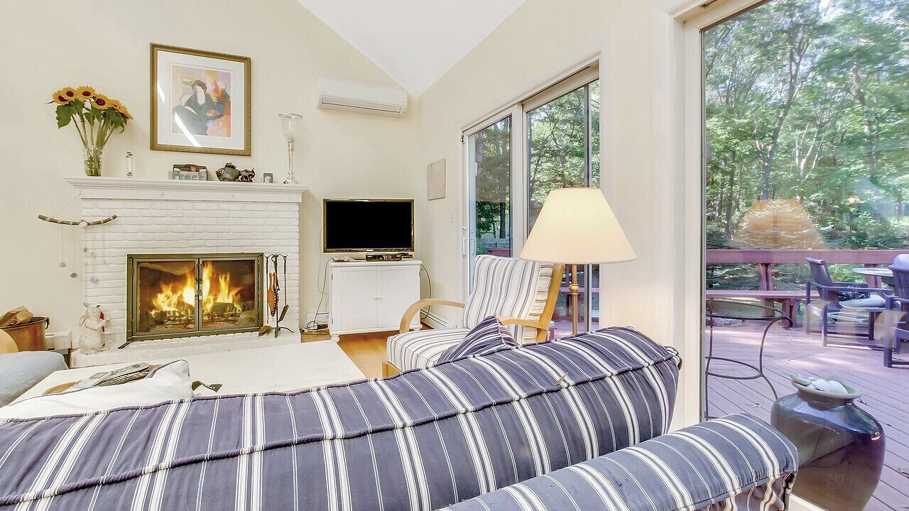 Photo of Livingroom in Hay Beach