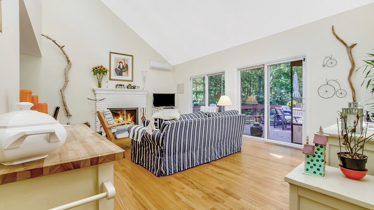 Photo of Livingroom in Hay Beach