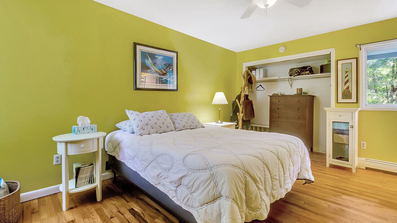 Photo of Bedroom in Hay Beach