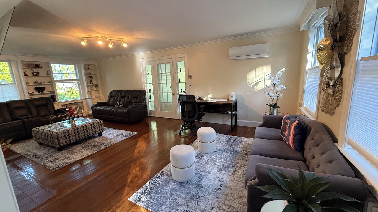 Photo of Livingroom in Hyannis