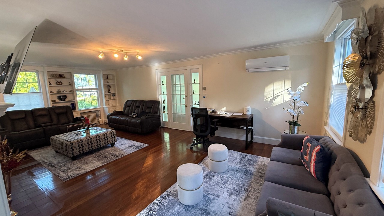 Photo of Livingroom in Hyannis