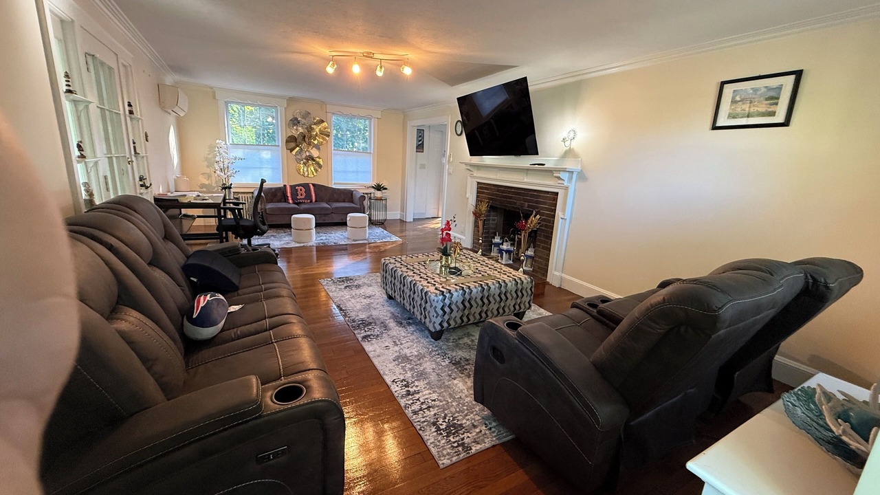 Photo of Livingroom in Hyannis