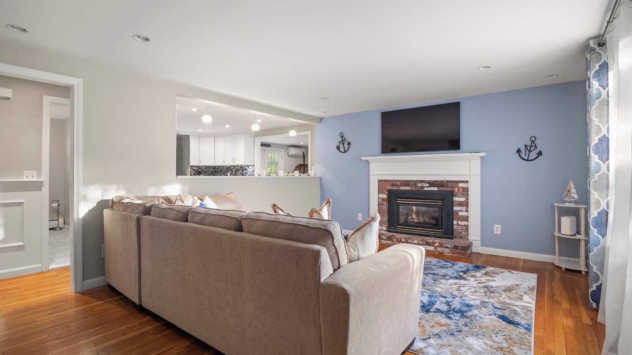 Photo of Livingroom in Hyannis