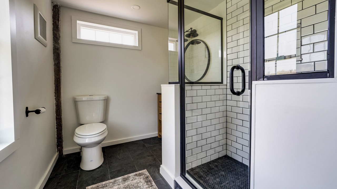 Photo of Bathroom in Higganum