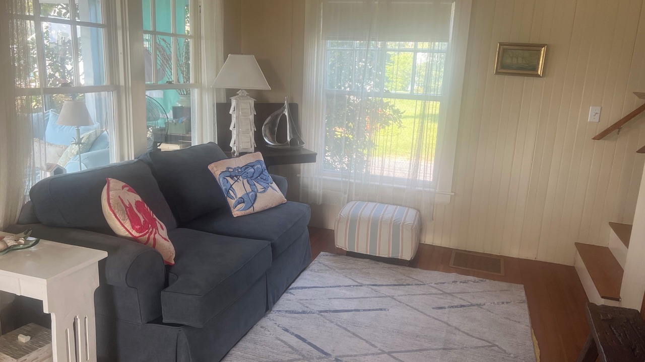Photo of Livingroom in West Yarmouth