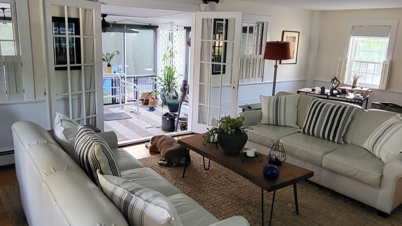 Photo of Livingroom in South Yarmouth