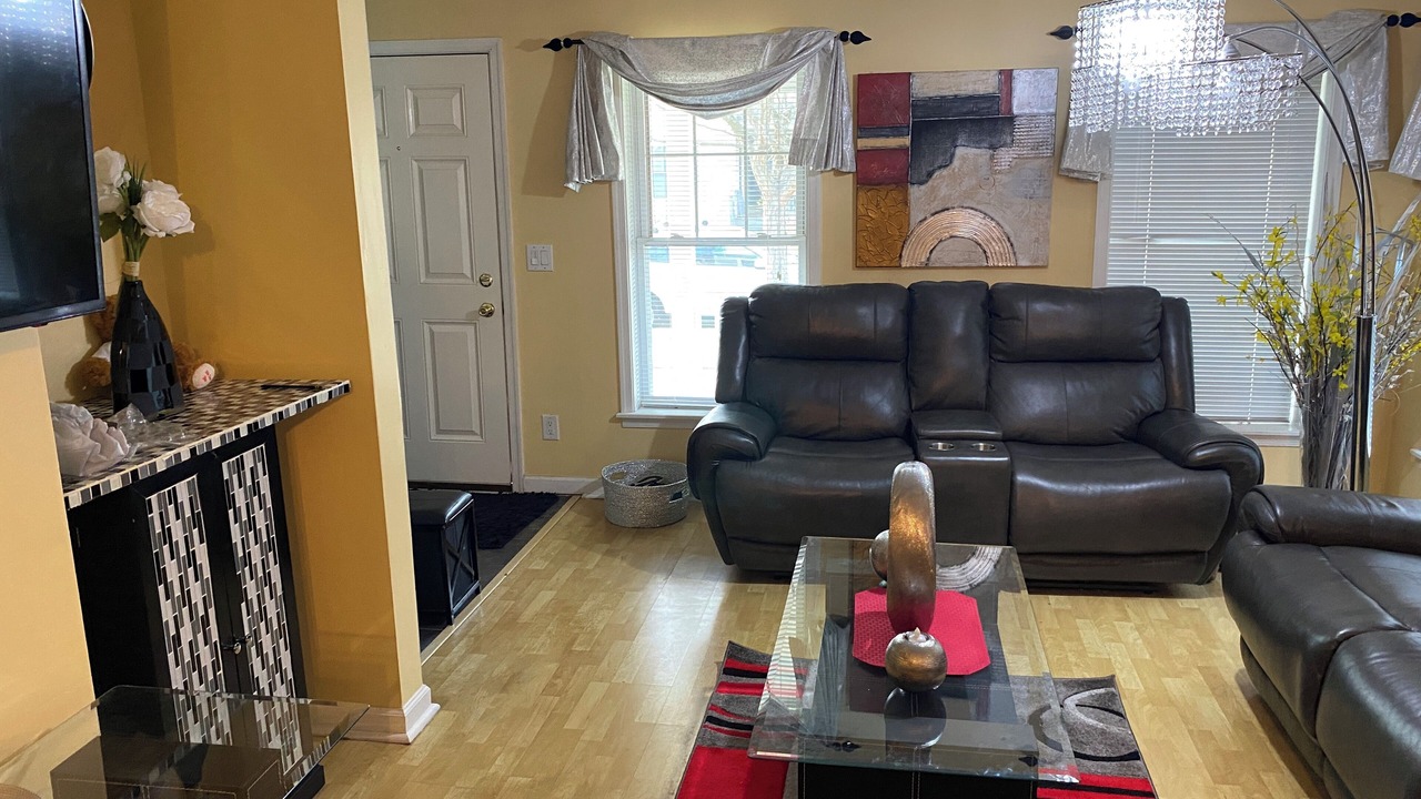 Photo of Livingroom in New Haven