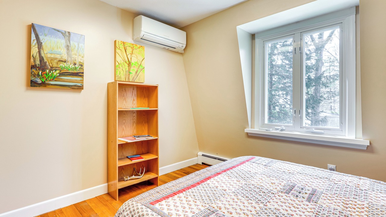 Photo of Bedroom in Marshfield Hills