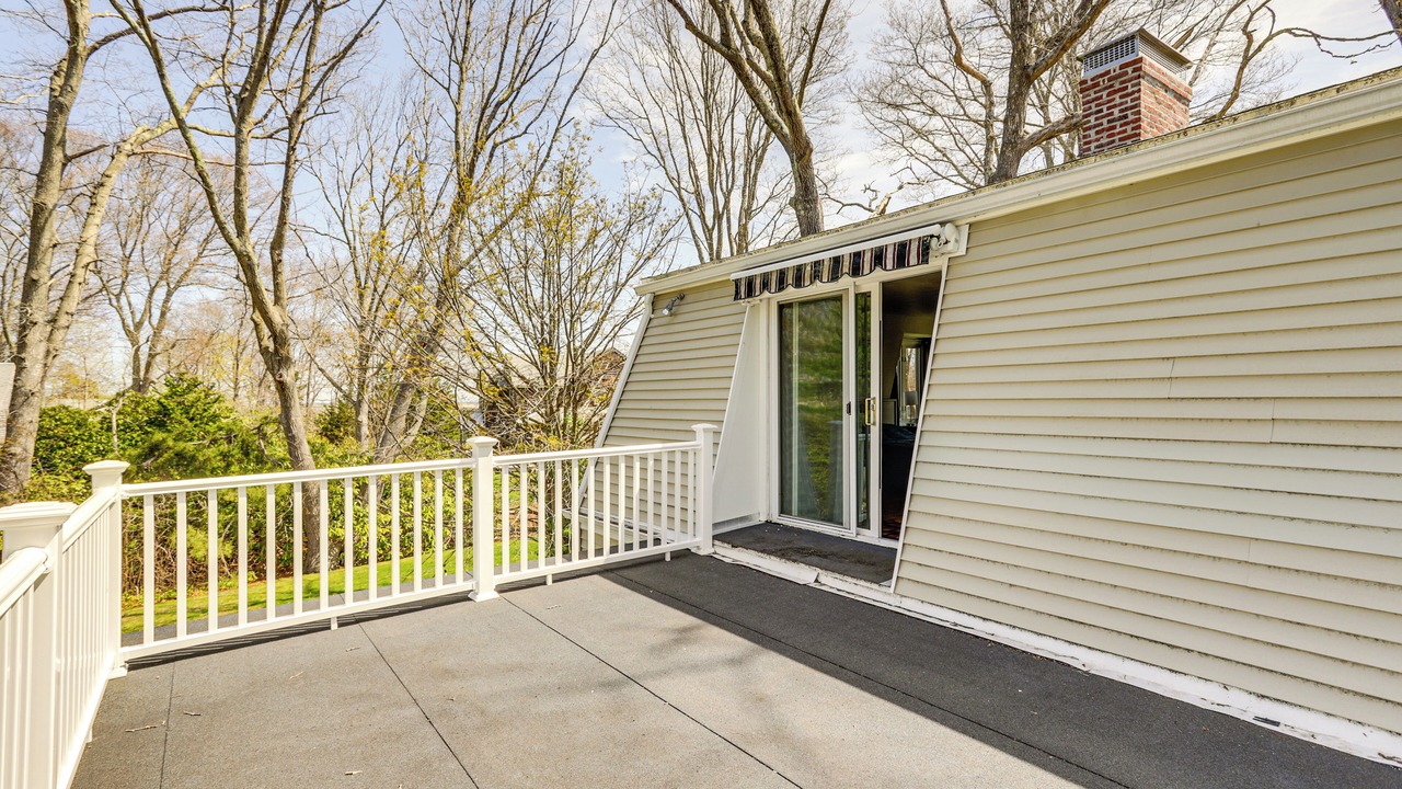 Photo of Patio Balcony in Marshfield Hills
