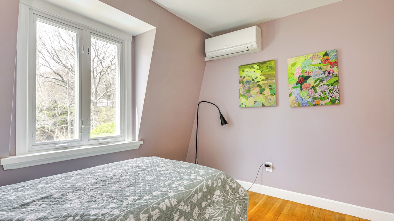 Photo of Bedroom in Marshfield Hills