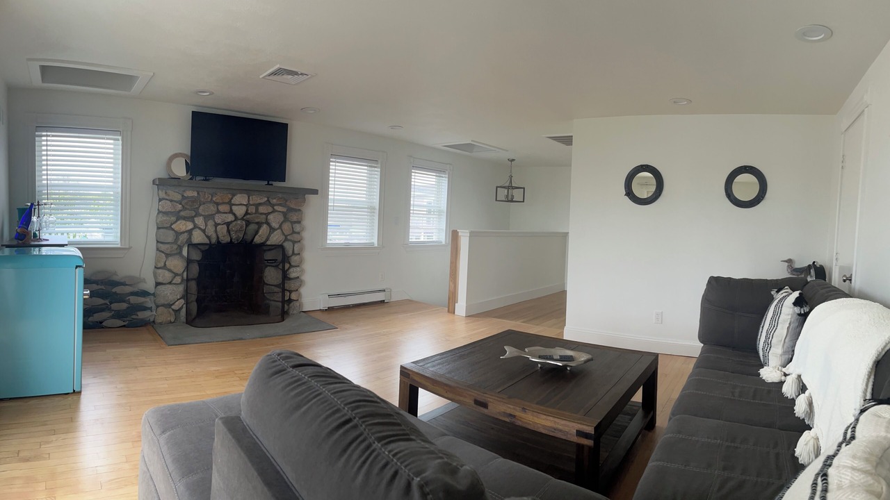 Photo of Livingroom in Point Judith