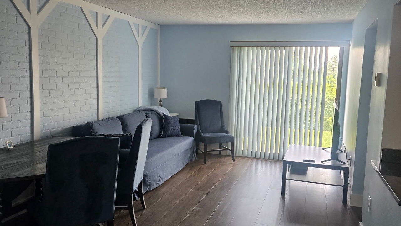 Photo of Livingroom in Weirs Beach